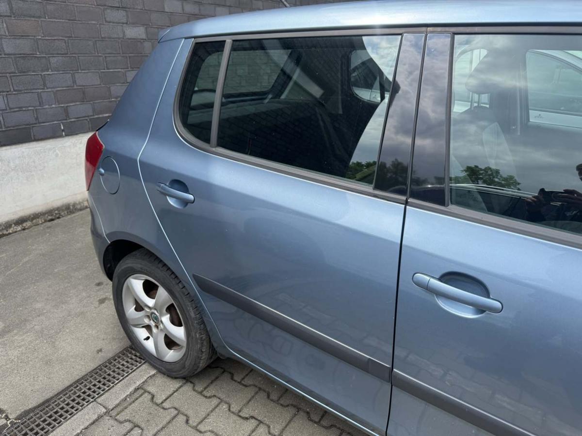 Skoda Fabia 2 original T&uuml;r hinten rechts 9154 Satin Grey Flie&szlig;heck Rohbau Bj.2009